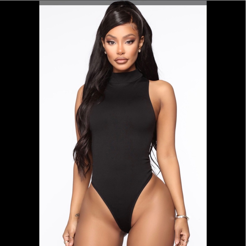 Fashio Nova mock neck bodysuit w zipper NWOT